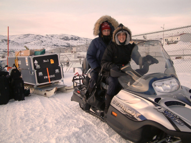 Courtepointe arrive à Nain , le premier arrêt sur le Tour de l'Arctique